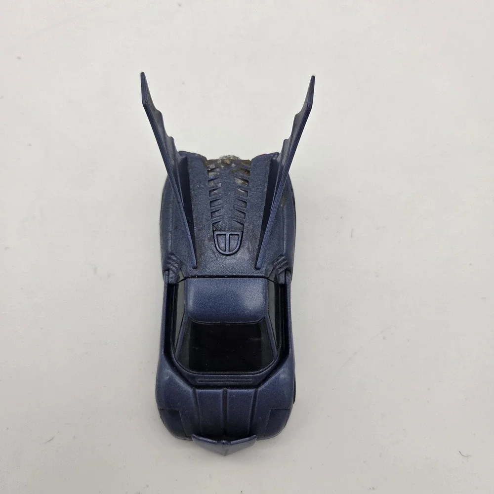 CORGI CLASSICS BATMAN BATMOBILE 2000 BMBV2 DC COMICS CAR MODEL 77308 1:43
